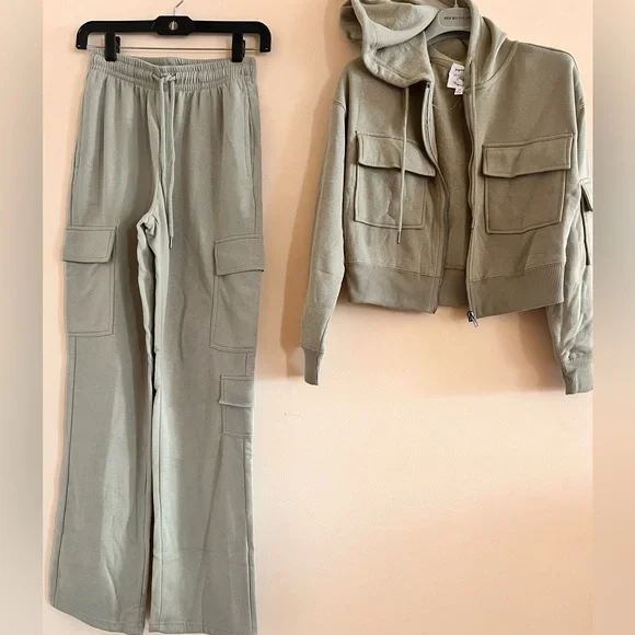 New 2PC Set Hippie Rose Junior Fleece Cargo Sweatshirt Sweatpants Size XS - Picture 4 of 10